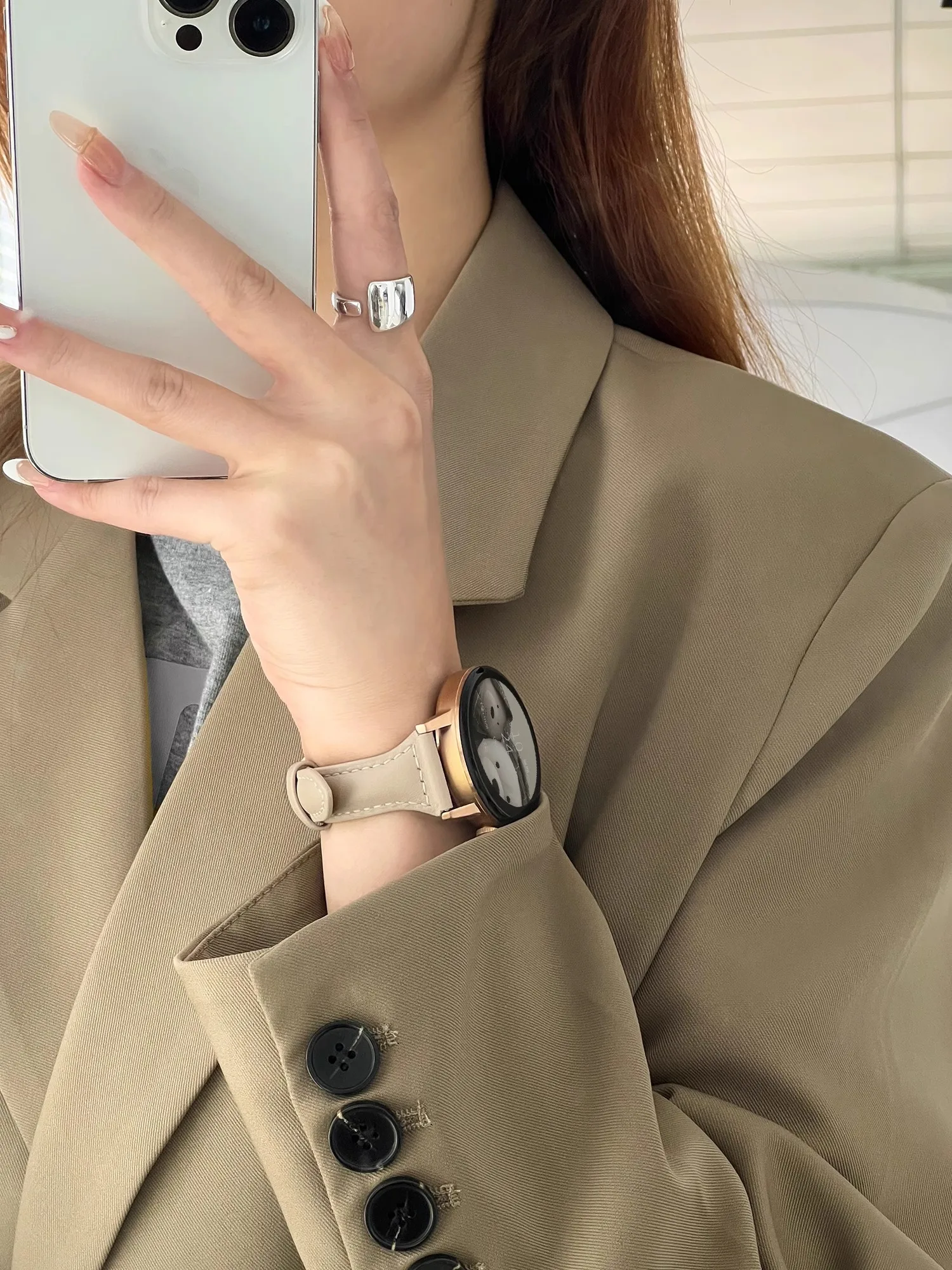 سوار جلدي رفيع لساعة سامسونج ج - مراجعة Titan Smartwatch Accessories وسعره