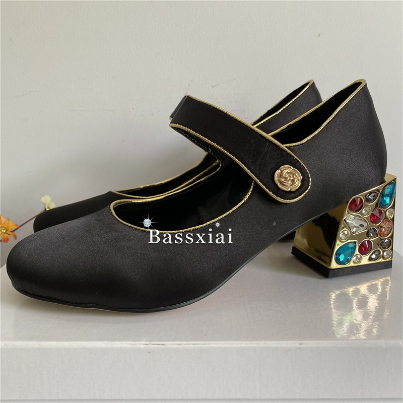 الملونة الماس مربع عالية الكعب - مراجعة Leather Classic Strap وسعره