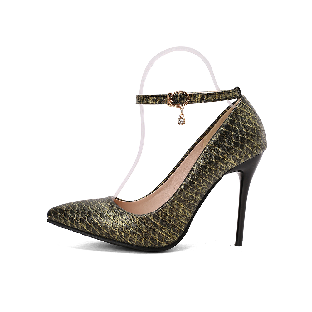   أحذية نسائية كلاسيكية جديدة  - مراجعة Leather Classic Strap وسعره